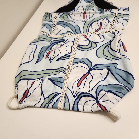 BNWT Mimi & August Maria Laura Lace One piece swim suit size M - Picture 4 of 9